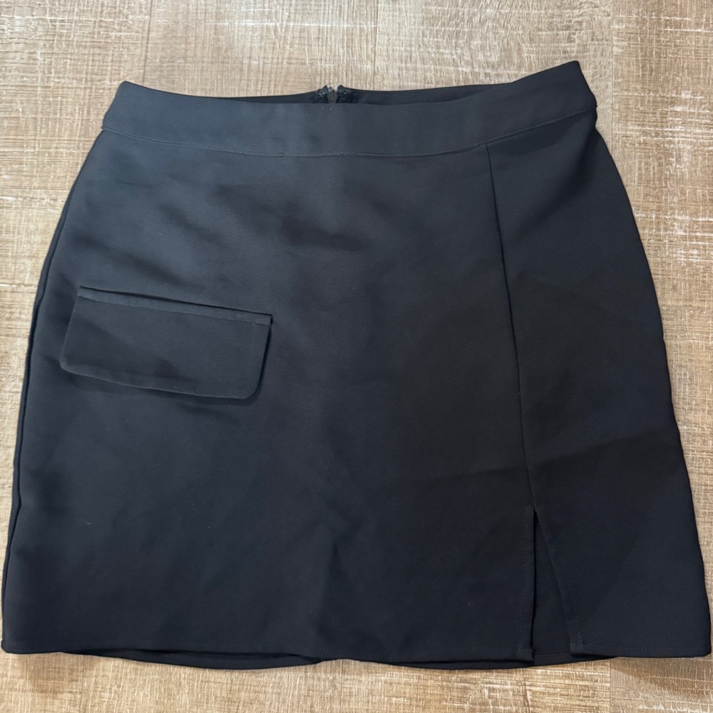 Chic Black Mini Skirt